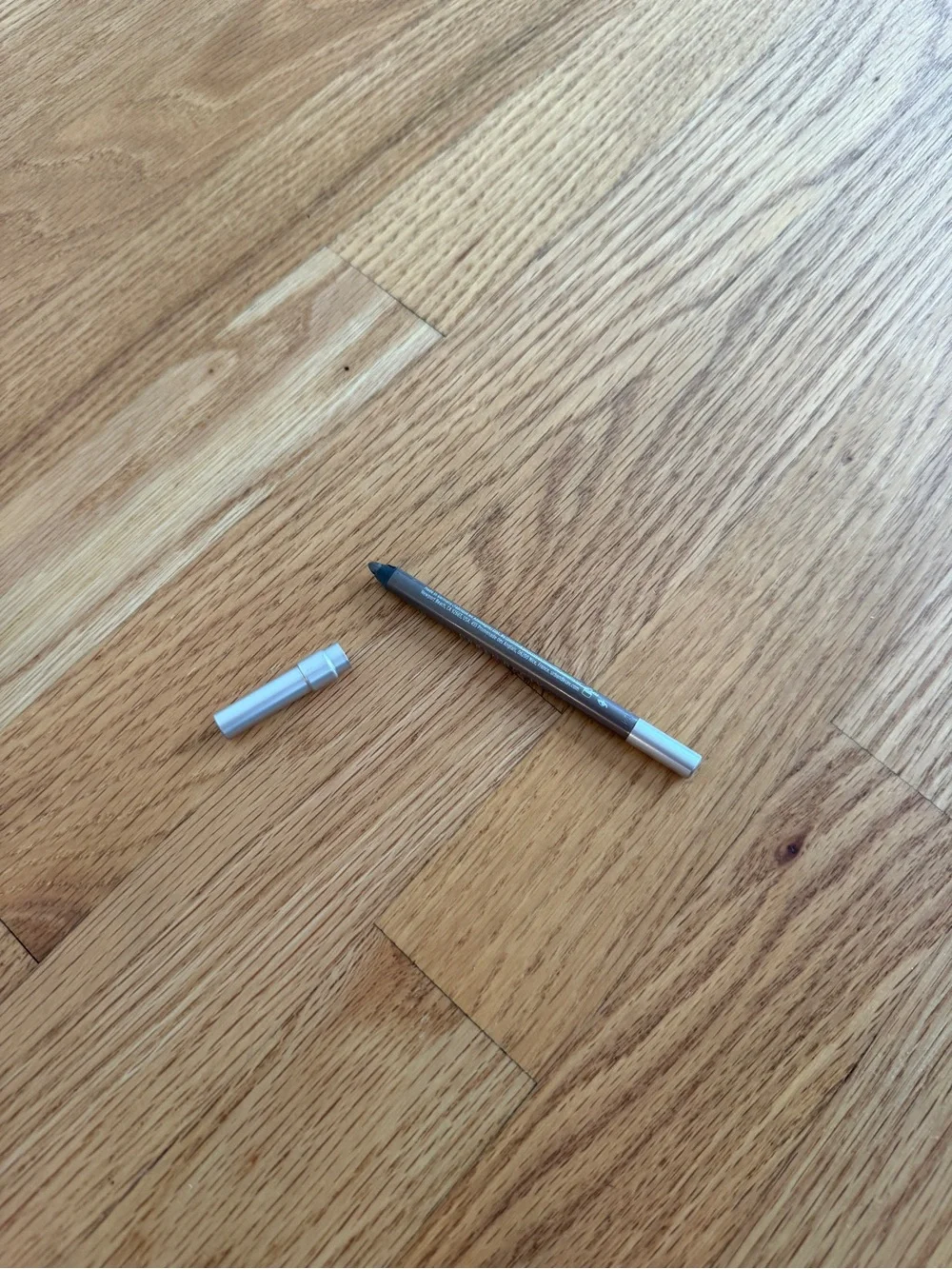 urban decay 24/7 glide on eye pencil Mushroom